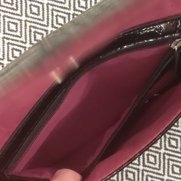 Black glossy croc embossed clutch - Picture 7 of 8